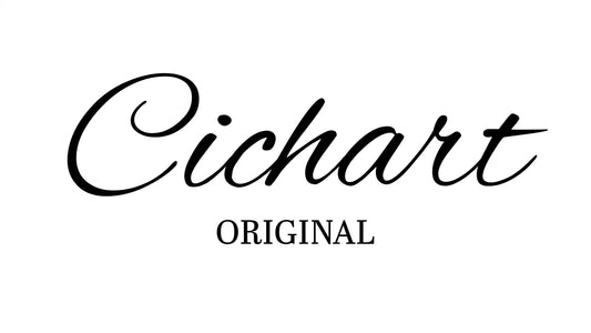 Schwarzer kursiver ’cichart original’ Logotext.
